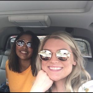 Meet your Posher, Lili